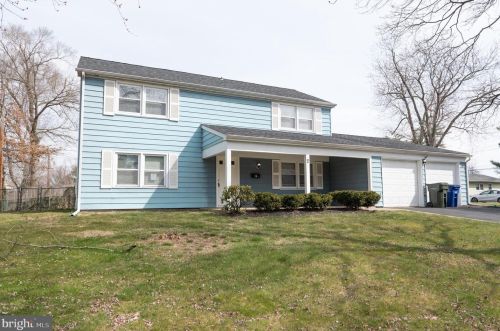 2 Harrington Cir, Willingboro, NJ 08046-1824