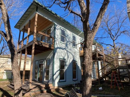 1402 2nd St, Austin TX  78702-4310 exterior