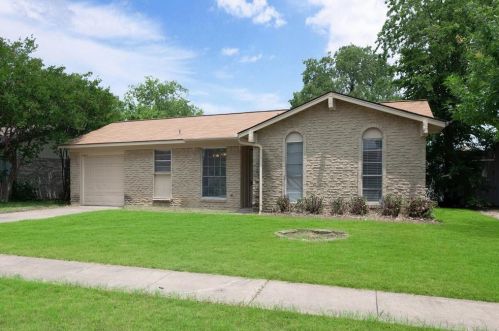 1725 Indian School Rd, Garland TX  75044-7231 exterior