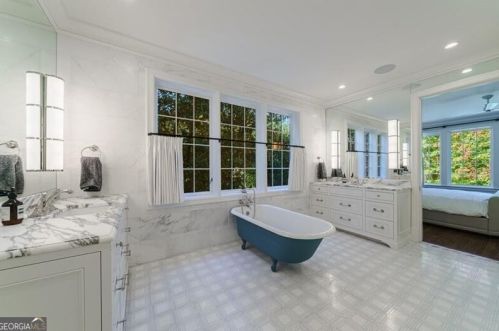 3180 Arden Rd, Atlanta GA  30305-1912 exterior