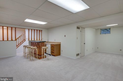 6315 Falling Brk Dr, Springfield VA  22015-4033 exterior