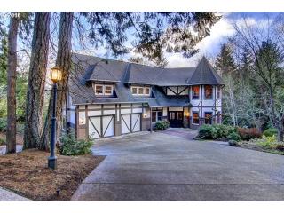 131 Deer Valley Dr, Eugene, OR 97405-3568