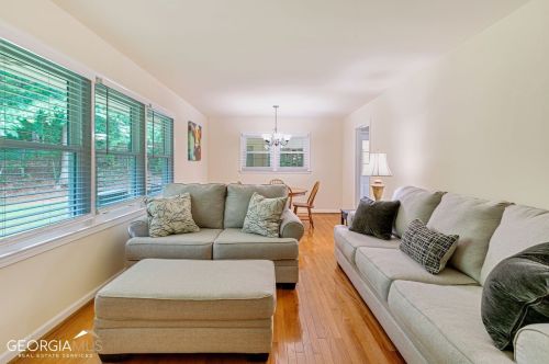 6896 Lockridge Dr, Atlanta GA  30360-1515 exterior