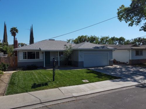 1612 Carnation Ct, Modesto, CA 95355-3704