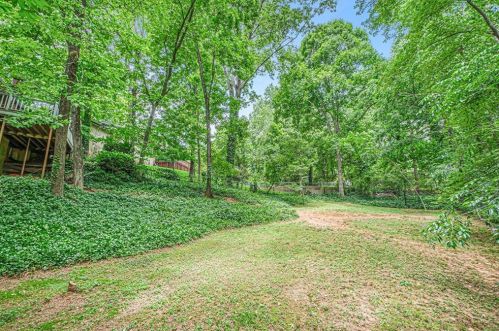 6869 Lockridge Dr, Atlanta GA  30360-1514 exterior