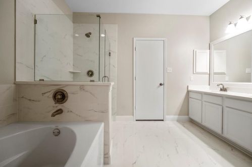 5600 Meadows Way, Fort Worth TX  76180-6315 exterior