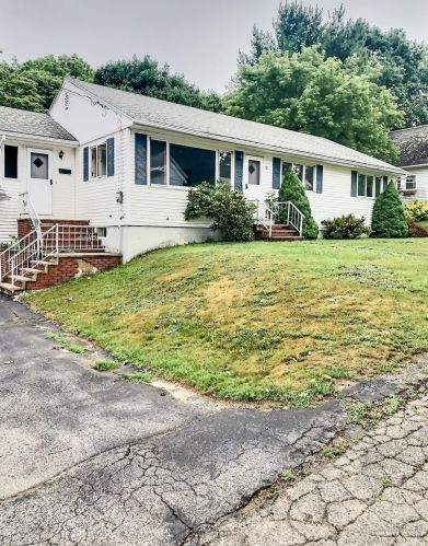 92 Mcnamara St, Lewiston, ME 04240-3730