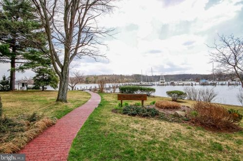 414 Ben Oaks Dr, Severna Park MD 21146-2207 exterior