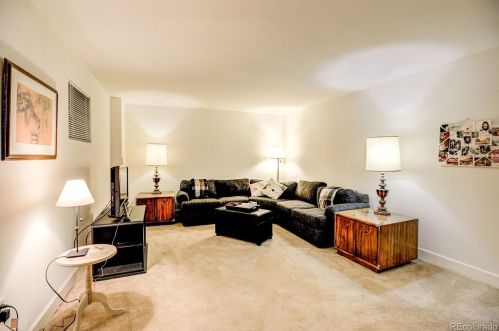 7186 Bentley Cir, Englewood CO 80112-1186 exterior