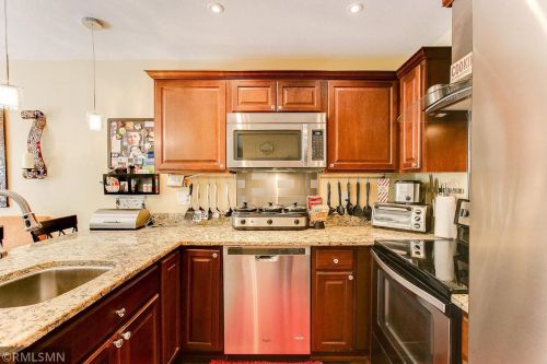 3422 Highlander Dr, Saint Paul MN  55122-1310 exterior