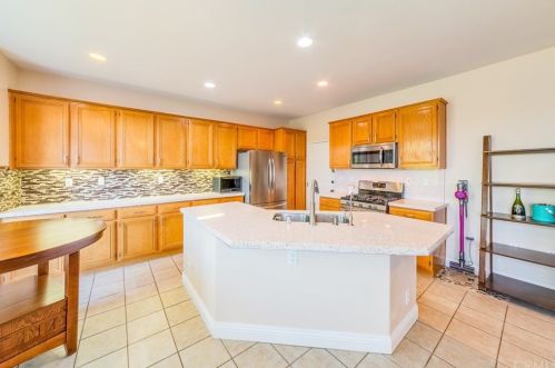 8735 Fallbrook Way, Anaheim CA  92808-3600 exterior