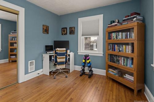 1 Bartlett Ave, Norwalk CT  06850-1914 exterior