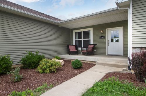 3741 Chestnut St, Kankakee, IL 60901-8051
