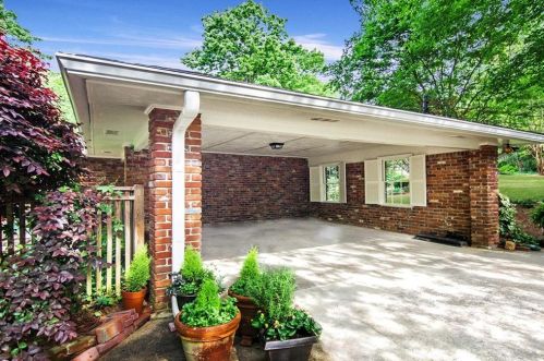 100 Finchley Ct, Atlanta GA  30328-2034 exterior