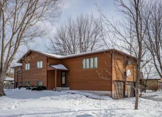 118 36th Ave, Fargo, ND 58102-1189