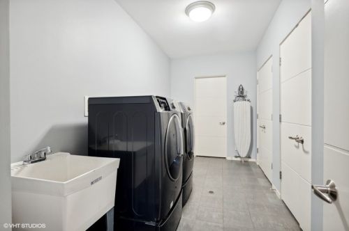 11300 79th St, Willowbrook IL  60527-5107 exterior