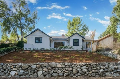 2131 Craig Ave, Altadena, CA 91001-3518