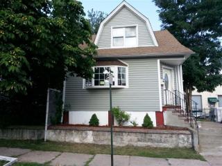 523 39th St, Paterson, NJ 07504-1407