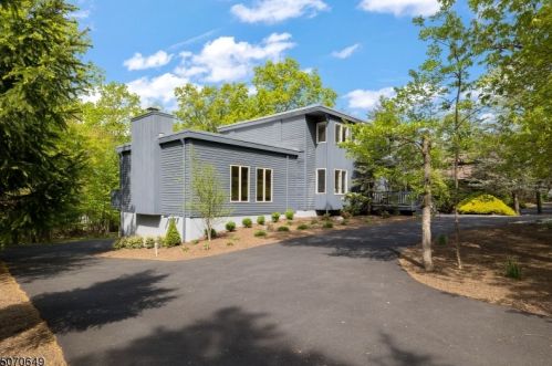 805 Star View Way, Bridgewater, NJ 08807-1824