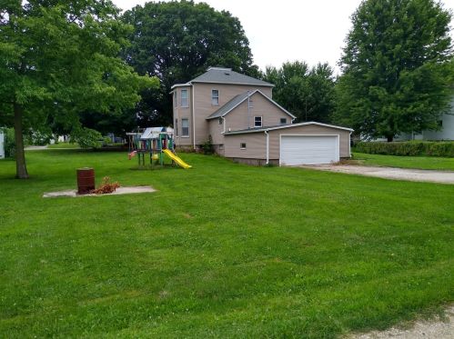 225 Farnham St, Sheffield, IL 61361-9782