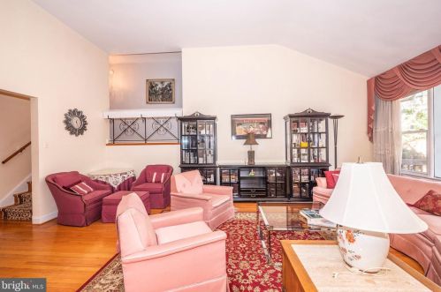 8921 2 Ave, Silver Spring MD 20910-2149 exterior