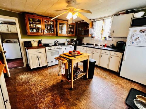 22 Snow Ave, Hinsdale, NH 03451-2543