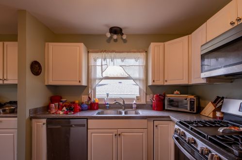 1744 Russet Ln, Sycamore IL  60178-2738 exterior