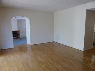 4321 Raymond Ave, Glendale CA  91214-3823 exterior