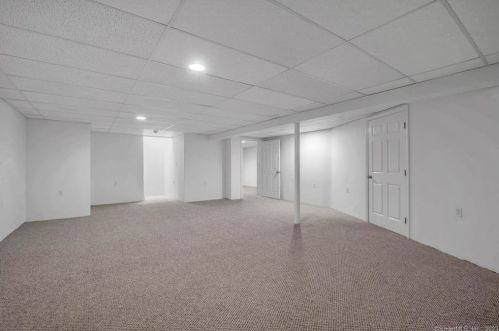 2 Wheatfield Dr, Wallingford CT  06492-5453 exterior