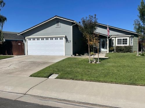 557 Dawn Dr, Manteca, CA 95336-4065