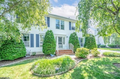 26 Crossing Dr, Roxbury Township, NJ 07836-4709