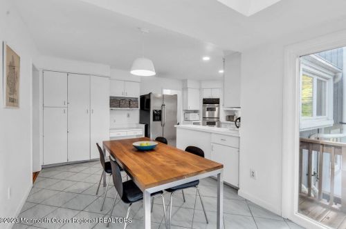 10 Lefferts Ct, Middletown NJ  07748-3031 exterior