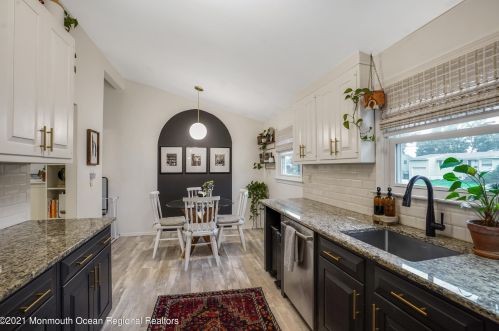 9 Lafayette Dr, Hazlet, NJ 07730-2311