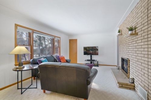 1065 Highview Dr, Saint Paul MN  55112-2417 exterior