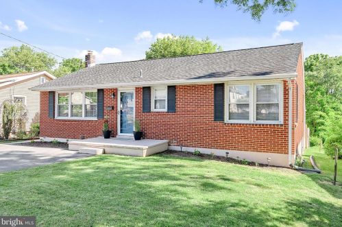 2214 2nd St, Harrisburg, PA 17110-1006