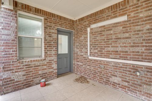 3011 Tudor Ln, Irving TX  75060-2233 exterior