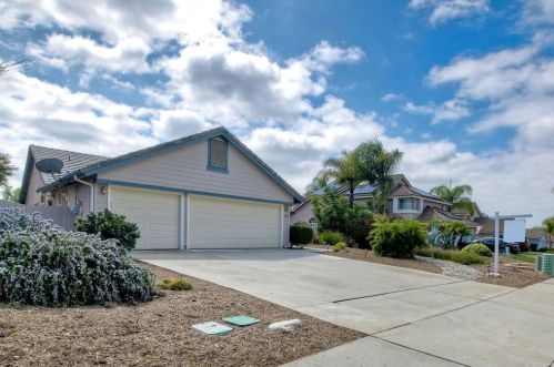520 Edgewater Ave, Oceanside, CA 92057-4667