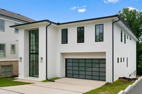 2931 Lookout Pl, Atlanta GA  30305-3217 exterior