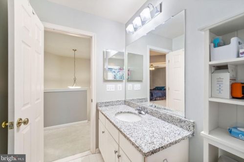 18799 Pier Trail Dr, Triangle VA  22172-2351 exterior