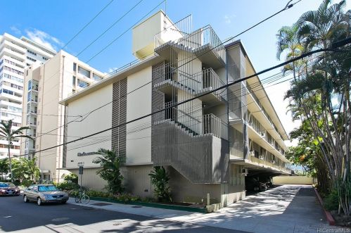2442 Tusitala St, Honolulu HI  96815-3153 exterior