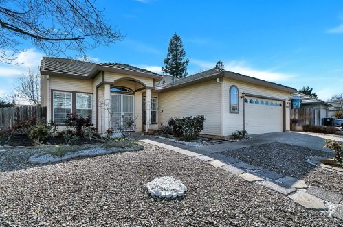 9291 Castleview Dr, Elk Grove, CA 95758-3955