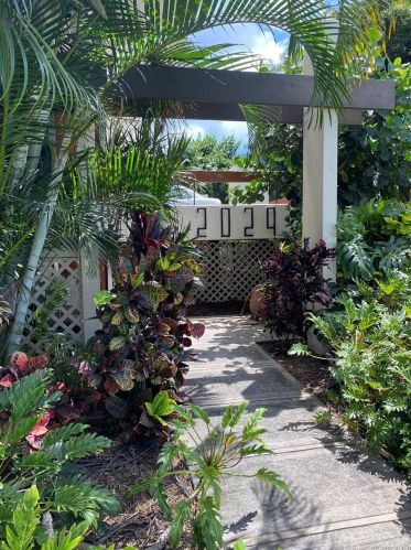 2029 Ala Wai Blvd, Honolulu HI  96815-2064 exterior