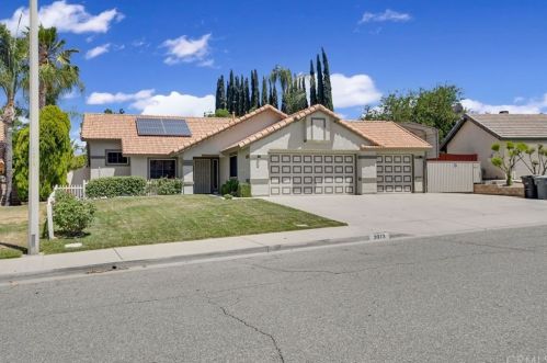 2373 Sonoma Dr, San Jacinto, CA 92583-5739