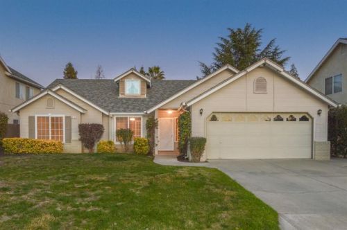 8132 Backer Ave, Fresno, CA 93720-0423