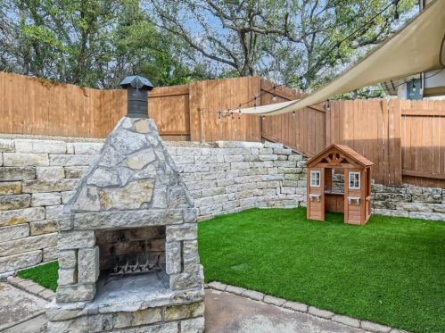4329 Canyon Glen Cir, Austin TX  78732-2187 exterior