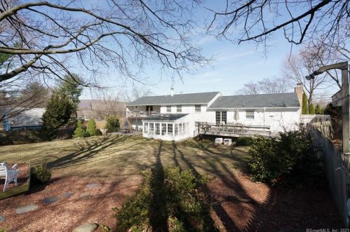 28 Jude Ln, Southington, CT 06489-2223