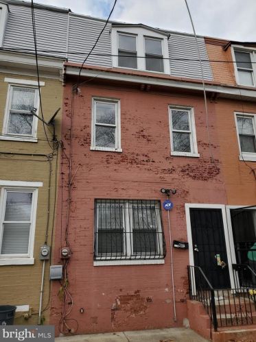 631 5th St, Camden, NJ 08102-1933