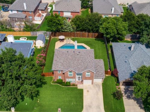 7832 Clover Leaf Dr, Fort Worth, TX 76182-7340
