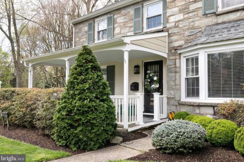 561 Crystal Lake Ave, Tavistock, NJ 08033-2748
