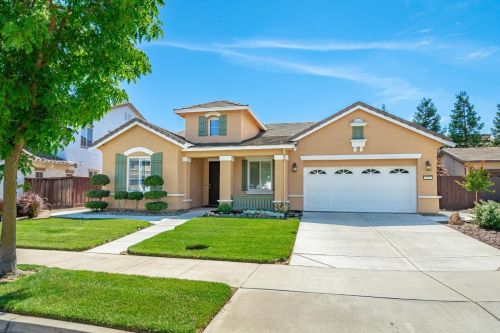 524 Hampton Ct, Valley Home, CA 95361-8270